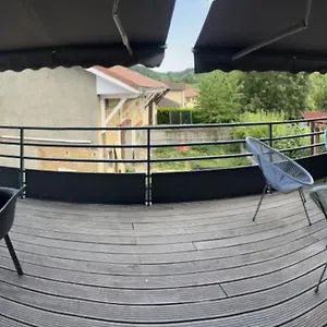 Magnifique Duplex Avec Terrasse Meyrie